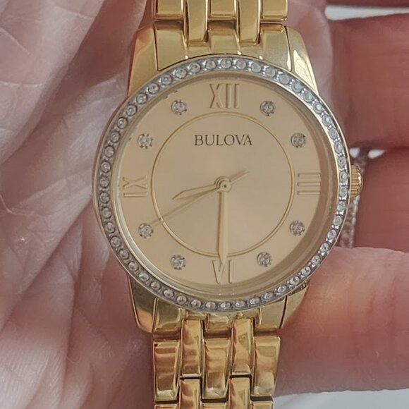 Bulova Women’s Gold Watch EUC - Picture 5 of 6